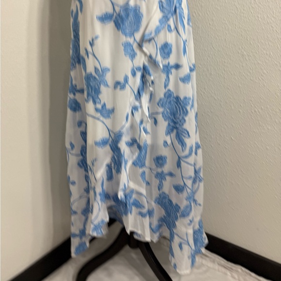 Kensie Blue and White High Low Sundress with Flutter Sleeves - Picture 4 of 11